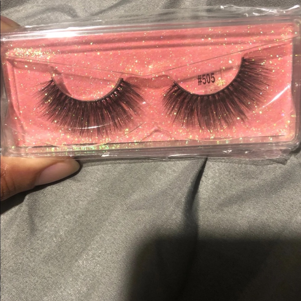 False lashes